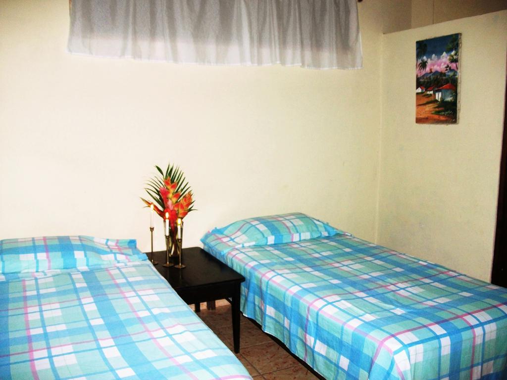 Hotel & Hostal Yaxkin Copán Quarto foto