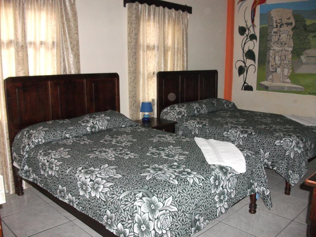 Hotel & Hostal Yaxkin Copán Quarto foto